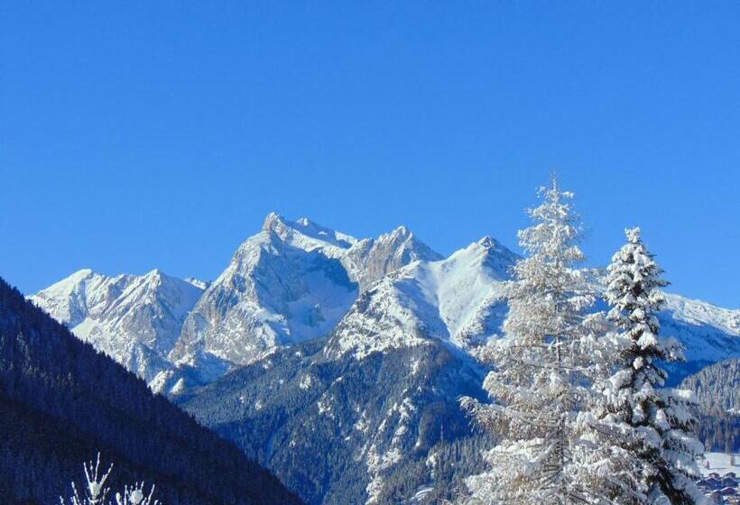 בית מלון כפרי Garni La Stua