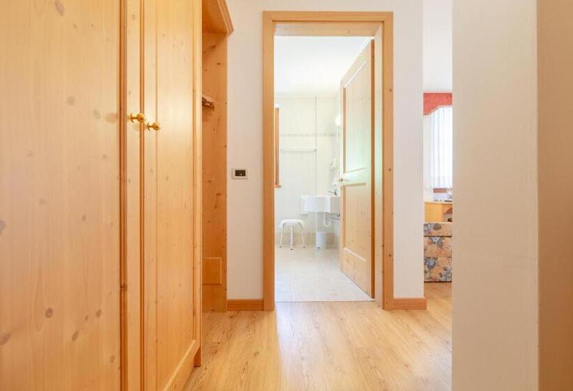 בית מלון כפרי Garni La Stua