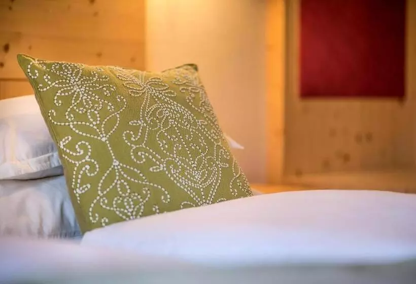 ホテル Gasthof Traube