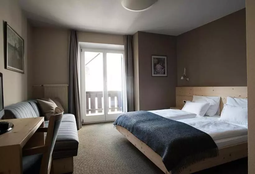 ホテル Gasthof Traube