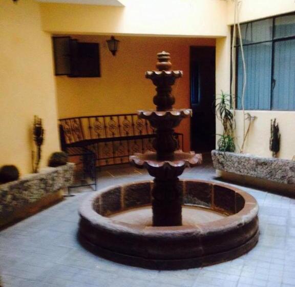 Otel Lienzo Charro 1