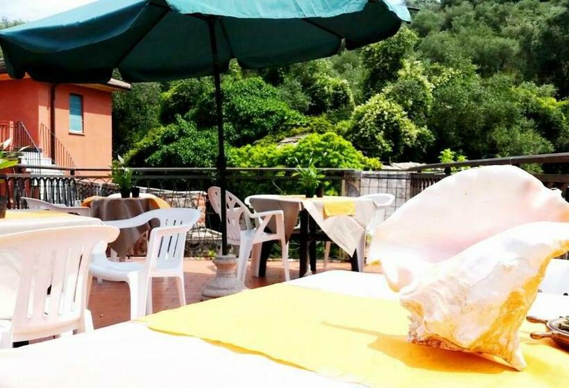 Ospitalia Del Mare Hostel