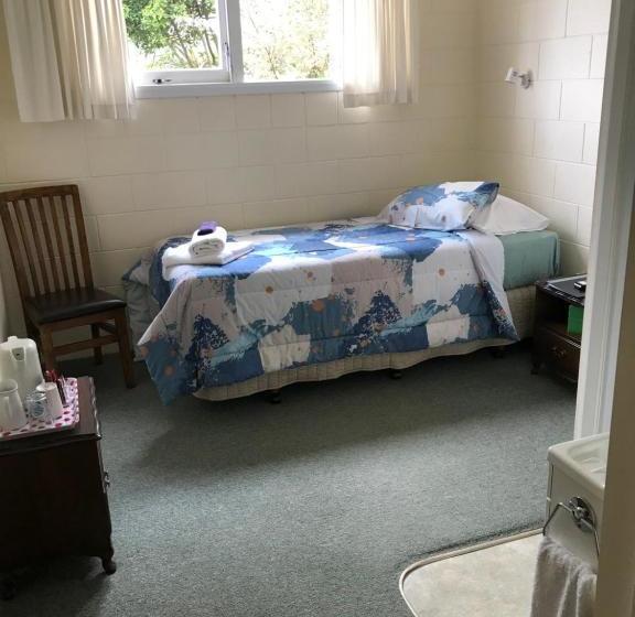 Picton House B&b And Motel