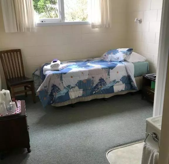 Picton House B&b And Motel