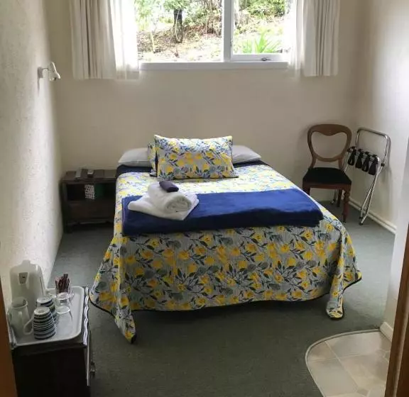 Picton House B&b And Motel