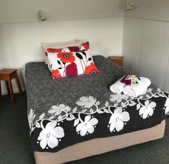 Picton House B&b And Motel