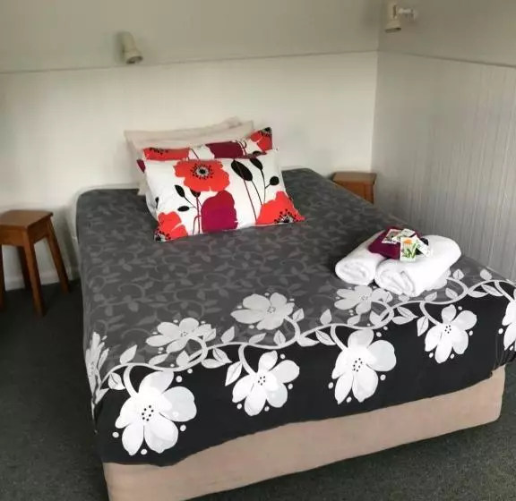 Picton House B&b And Motel