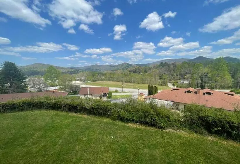 Отель Budgetel Inn & Suites Dillard