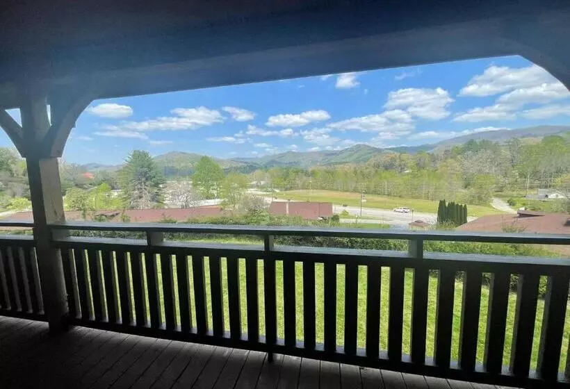 Отель Budgetel Inn & Suites Dillard