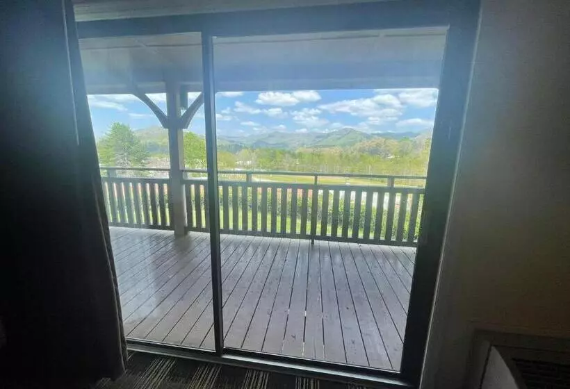 Отель Budgetel Inn & Suites Dillard