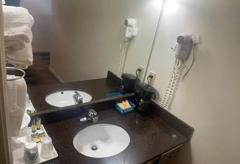 Отель Budgetel Inn & Suites Dillard