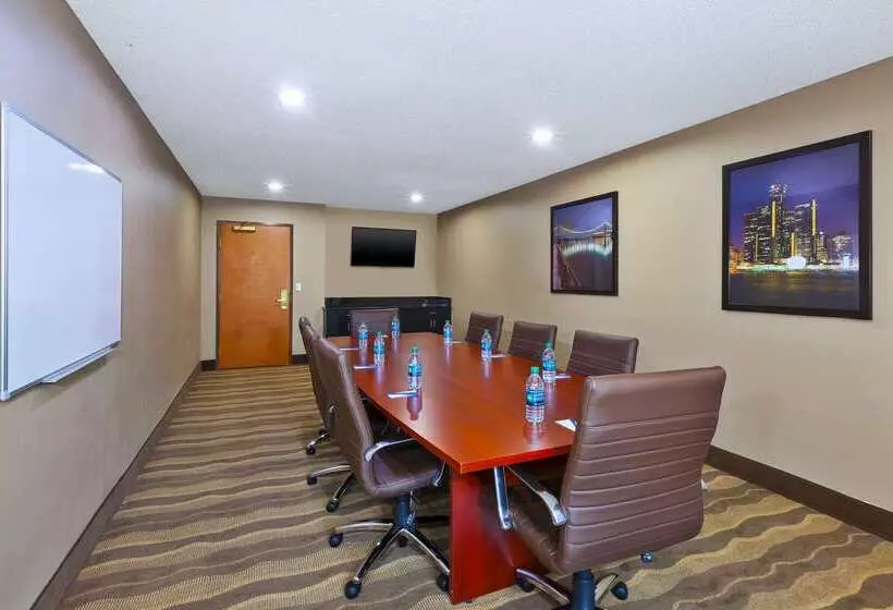 ホテル Comfort Inn & Suites