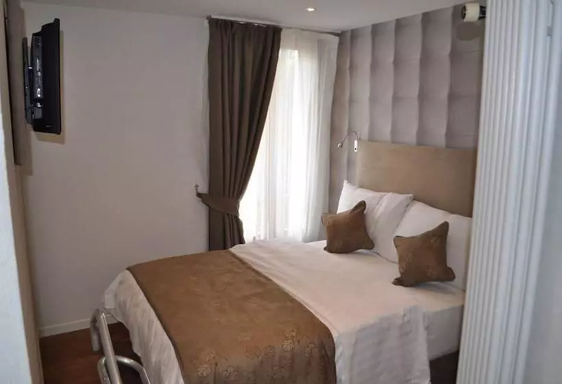 Отель De Savoie