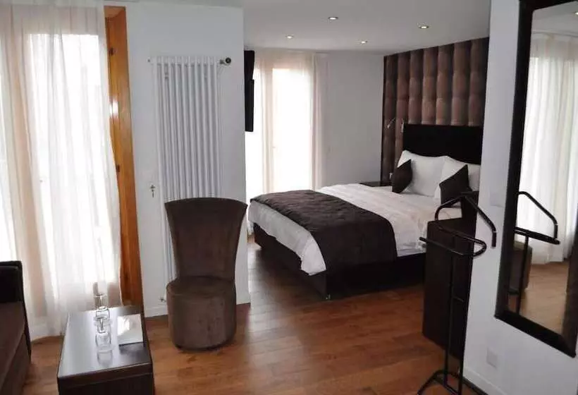 Отель De Savoie