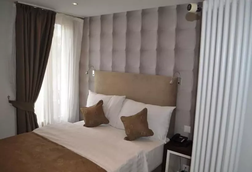 Отель De Savoie