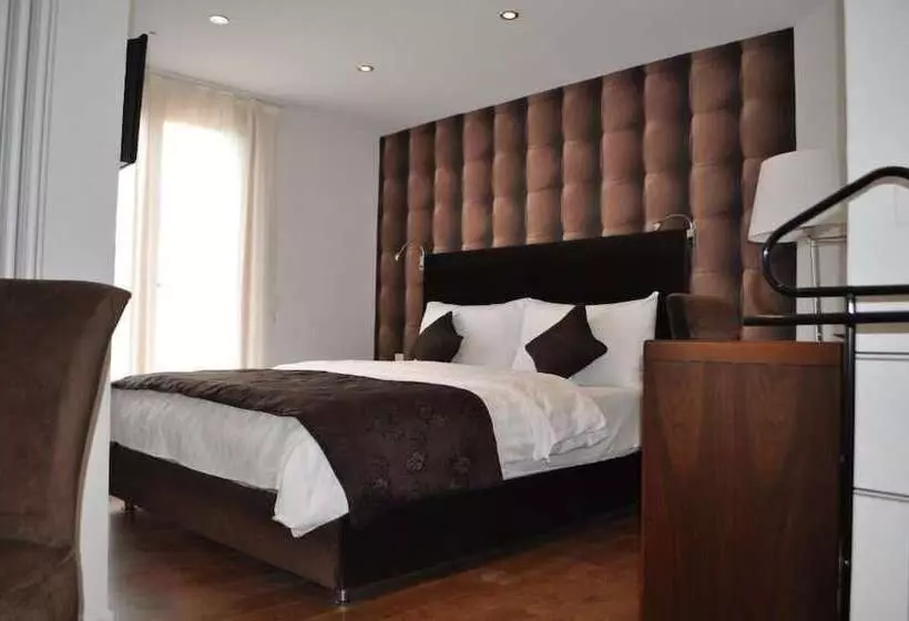 Отель De Savoie