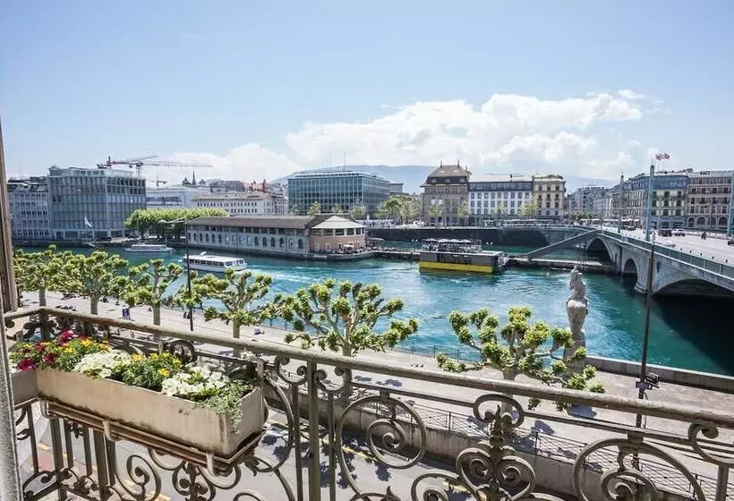 Отель Des Tourelles