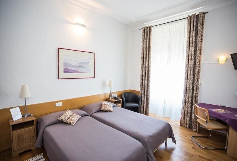 هتل Des Tourelles