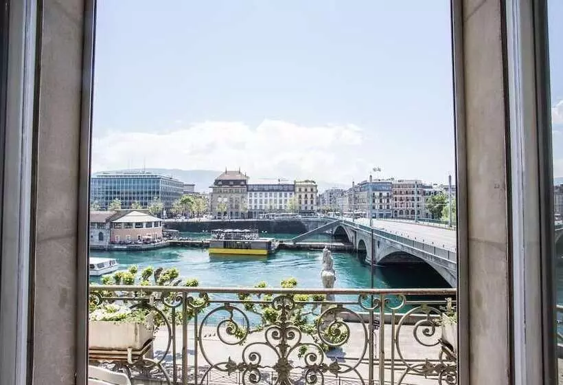 Отель Des Tourelles