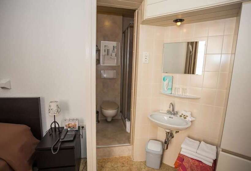 هتل Des Tourelles