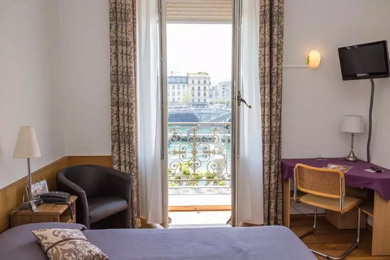 Отель Des Tourelles