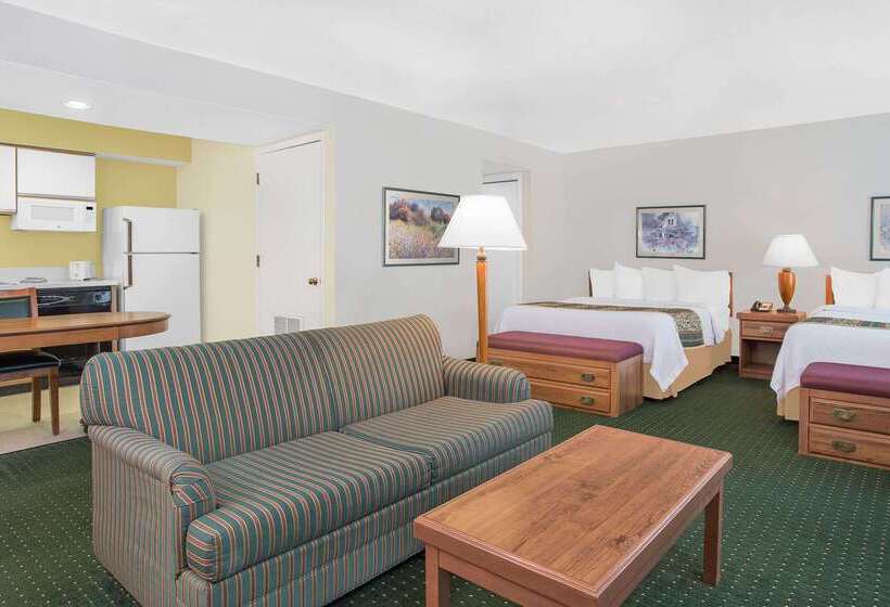 Отель Hawthorn Extended Stay By Wyndham Green Bay