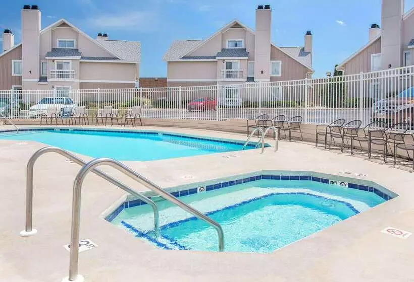 هتل Hawthorn Extended Stay By Wyndham Green Bay