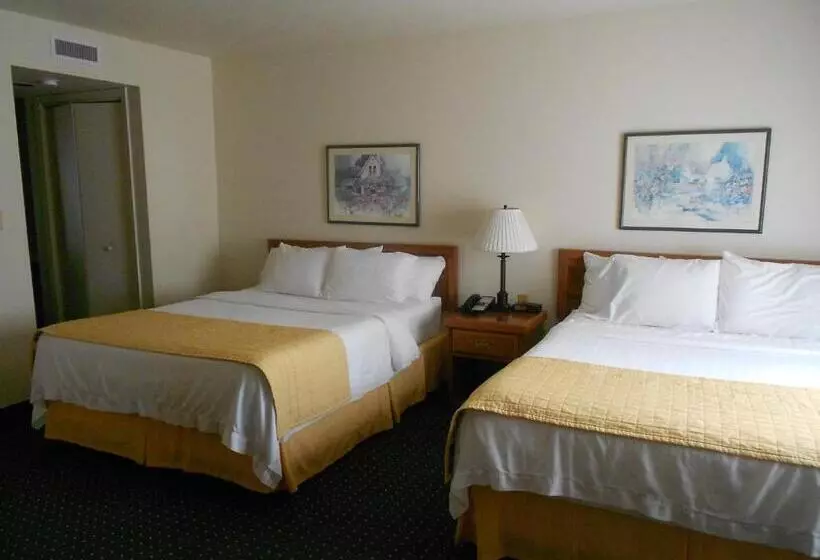 هتل Hawthorn Extended Stay By Wyndham Green Bay