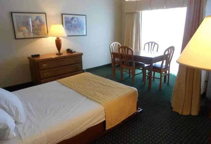 هتل Hawthorn Extended Stay By Wyndham Green Bay