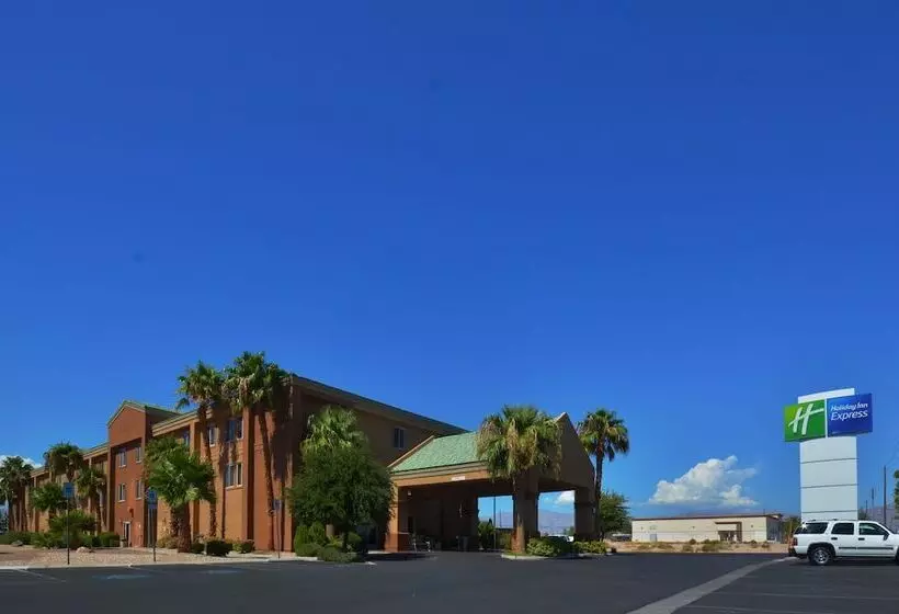 ホテル Holiday Inn Express Las Vegas Nellis, An Ihg
