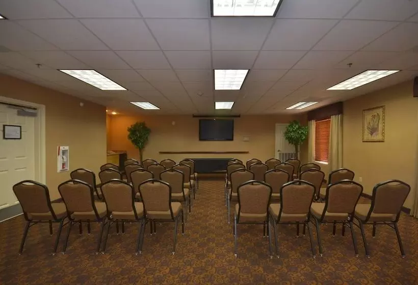 ホテル Holiday Inn Express Las Vegas Nellis, An Ihg