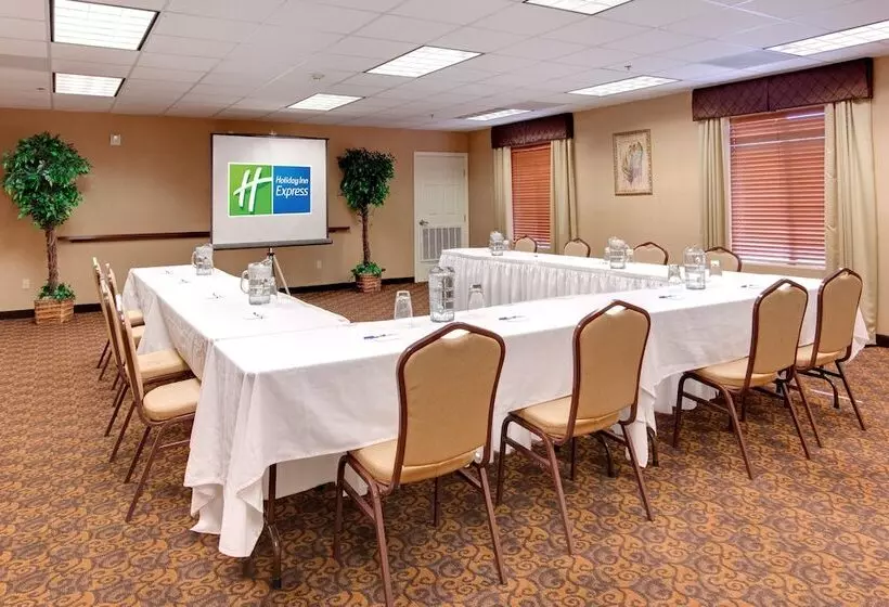 ホテル Holiday Inn Express Las Vegas Nellis, An Ihg