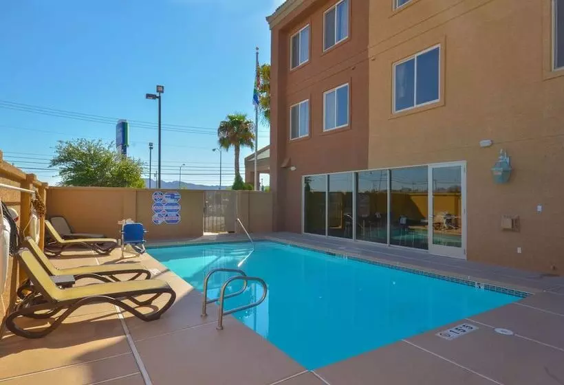 ホテル Holiday Inn Express Las Vegas Nellis, An Ihg