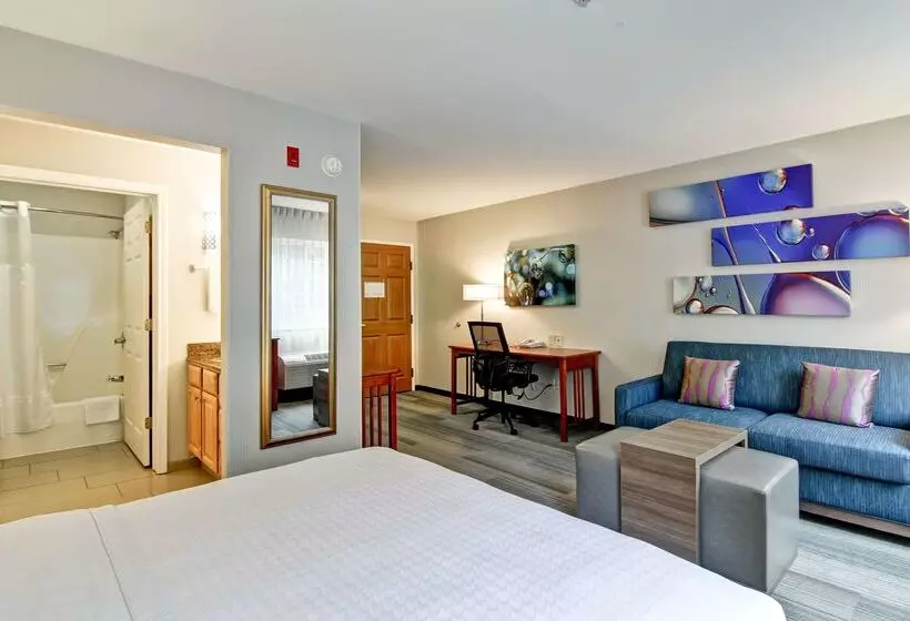 هتل Homewood Suites By Hilton Stratford