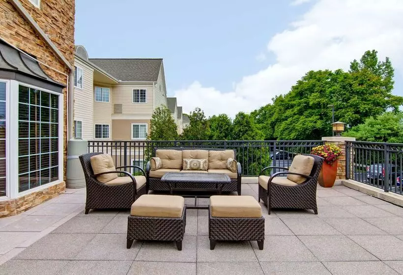 هتل Homewood Suites By Hilton Stratford