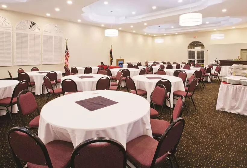 هتل La Quinta By Wyndham Conference Center Prescott