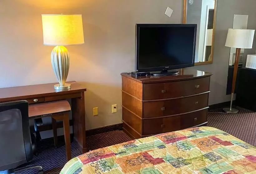 Magnuson Hotel Marietta