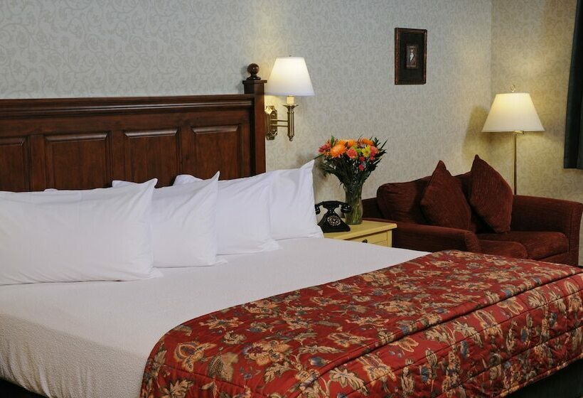 Otel Pike S Waterfront Lodge