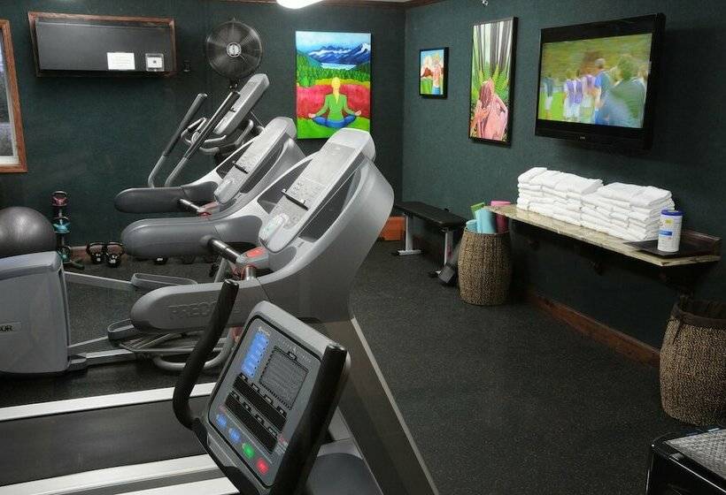 Otel Pike S Waterfront Lodge