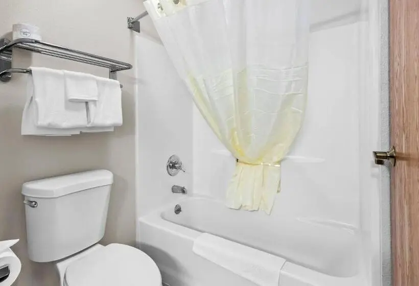 ホテル Quality Inn East Liverpool Calcutta