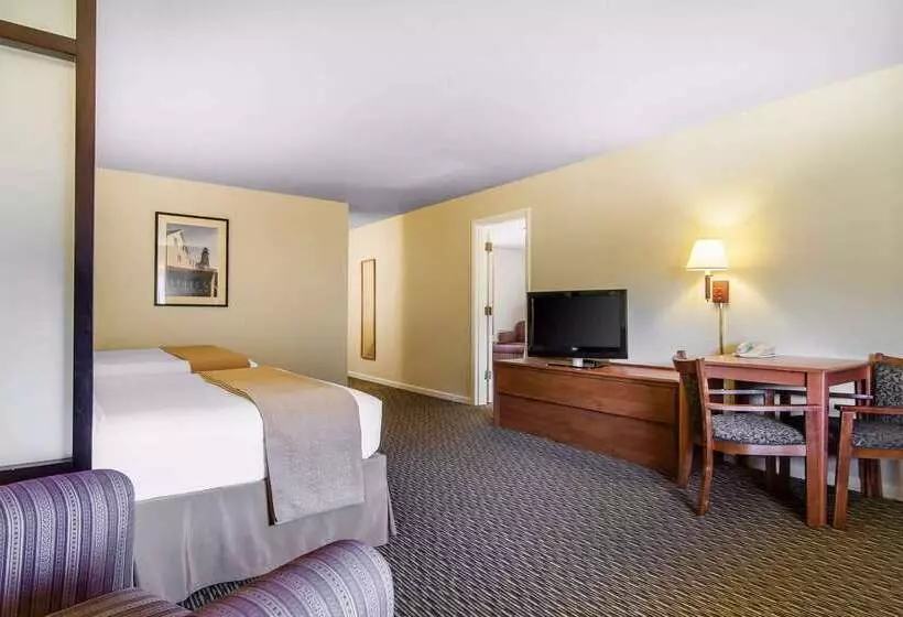 فندق Quality Inn & Suites At Coos Bay