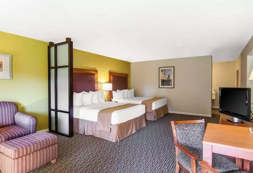 فندق Quality Inn & Suites At Coos Bay