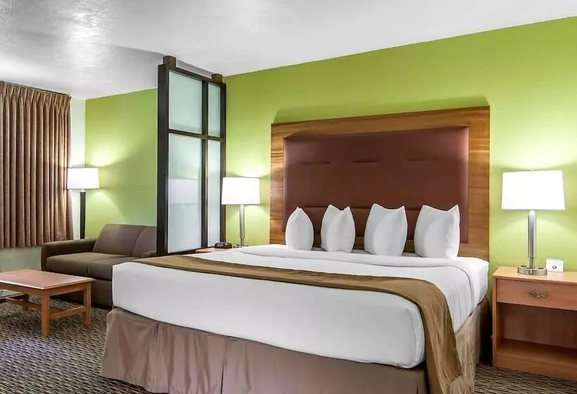فندق Quality Inn & Suites At Coos Bay