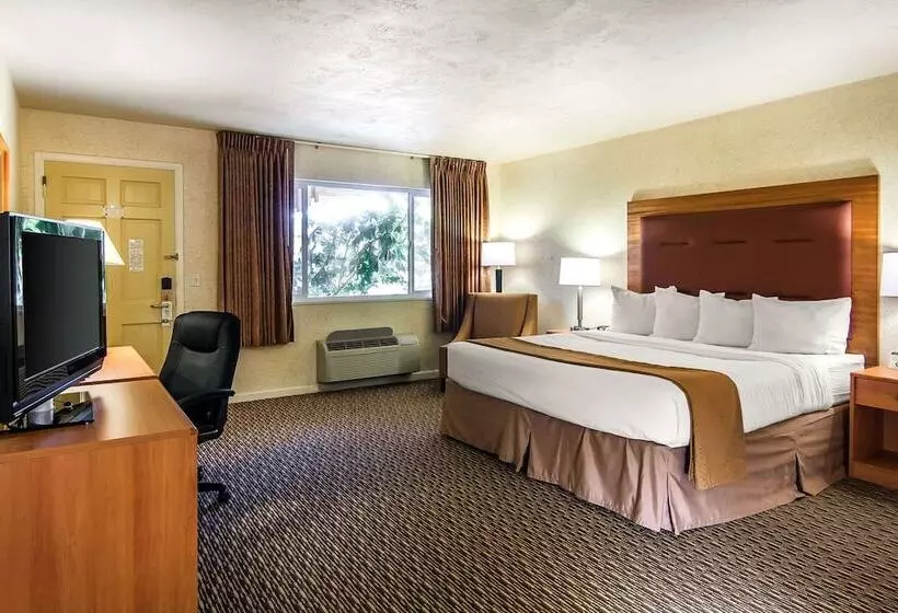 فندق Quality Inn & Suites At Coos Bay