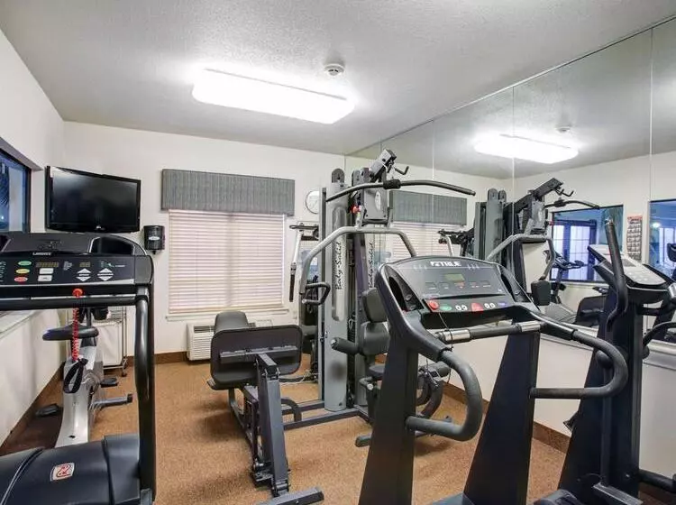 호텔 Quality Inn & Suites Near University