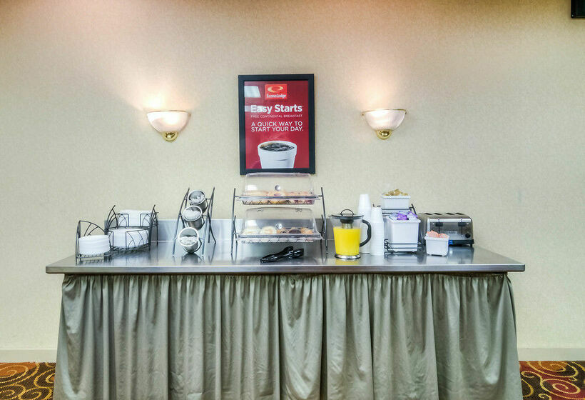 Отель Econo Lodge