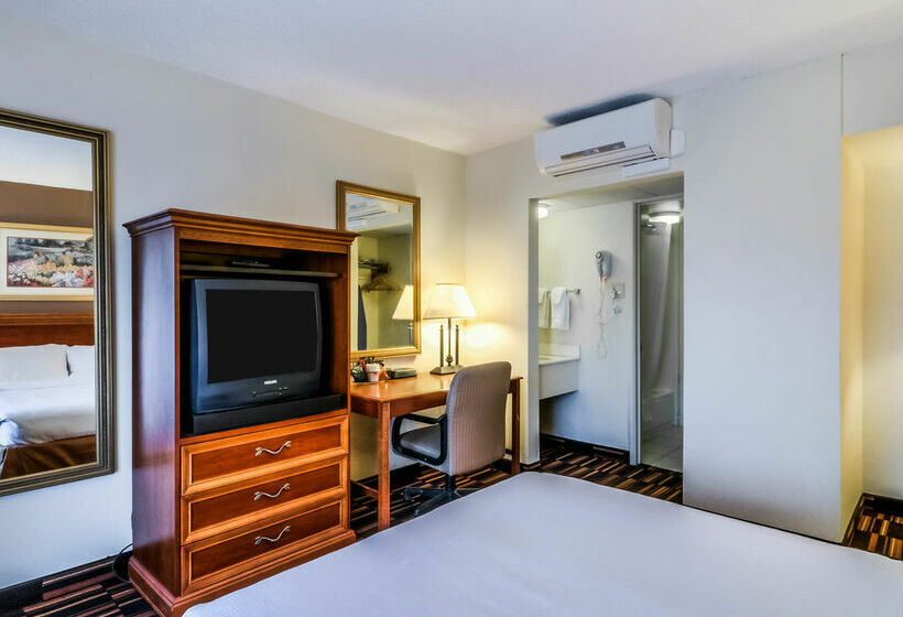 Отель Econo Lodge