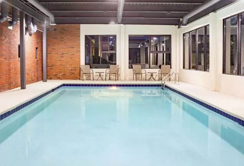 호텔 Ramada By Wyndham Alpharetta Atlanta North