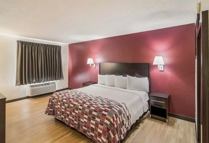 בית מלון כפרי Red Roof Inn & Suites Pensacola East   Milton