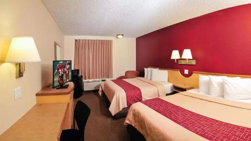בית מלון כפרי Red Roof Inn & Suites Pensacola East   Milton